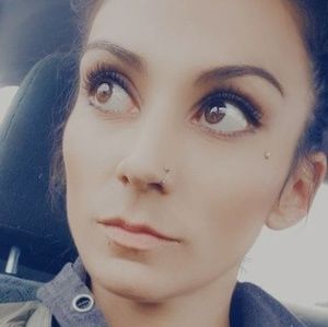 Meet your Posher, Courtney